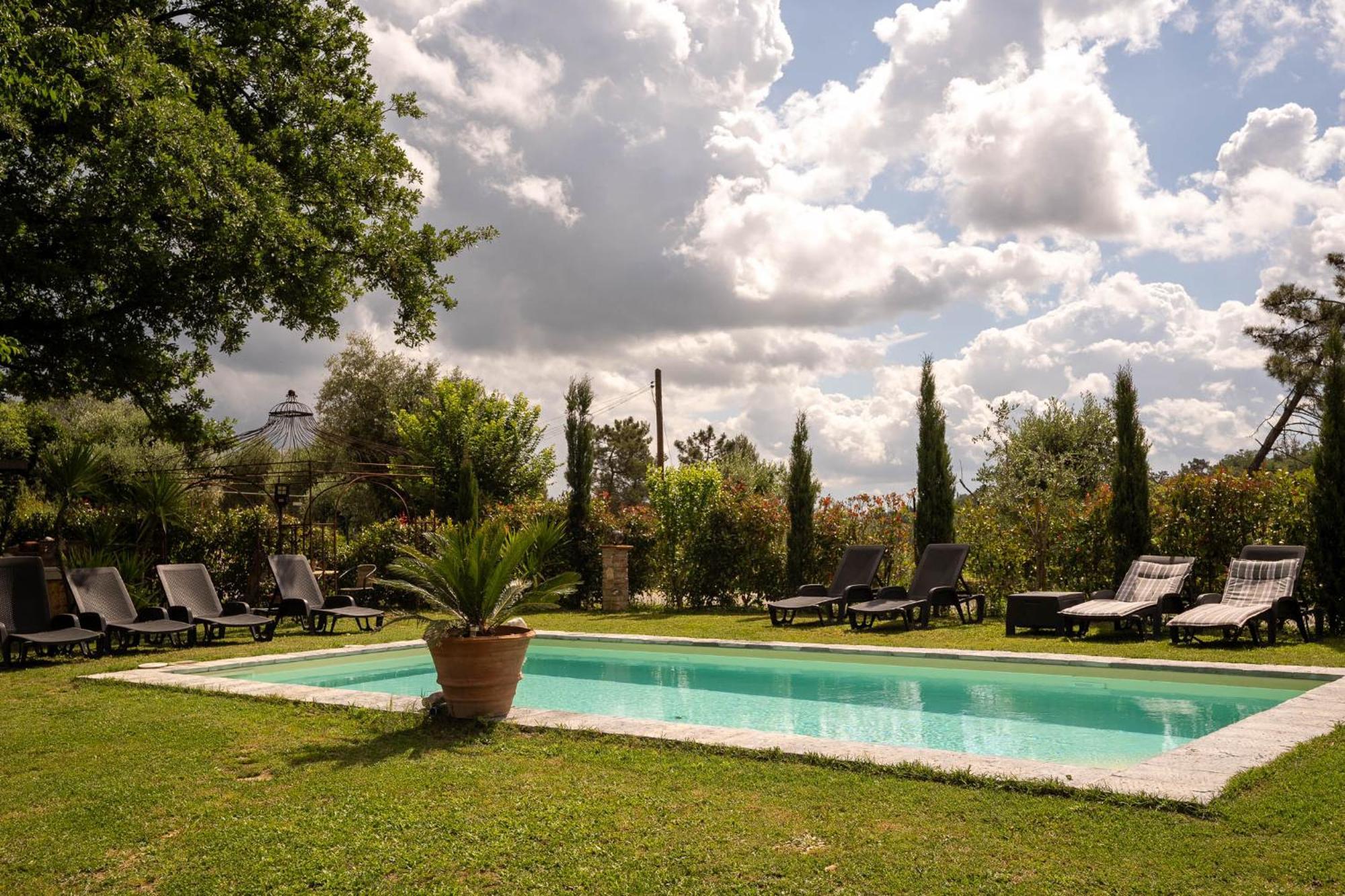 Holiday House Cuordinatura Apartment Montopoli in Val d'Arno Luaran gambar